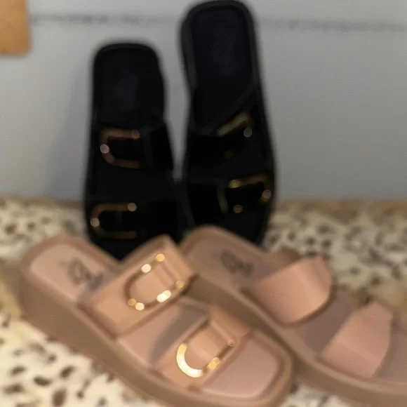 Elegant Black and Tan Women's Sandals - Picture 2 of 3